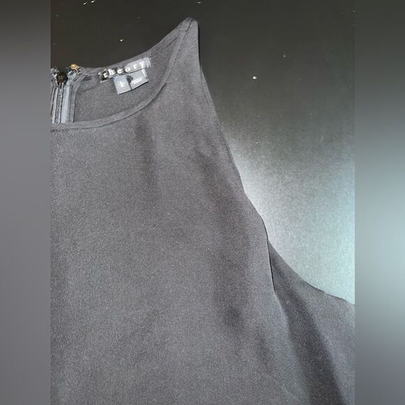 Theory “Kalstinn” Sleeveless 100% Silk Black Blouse Size Large EUC - Picture 2 of 8